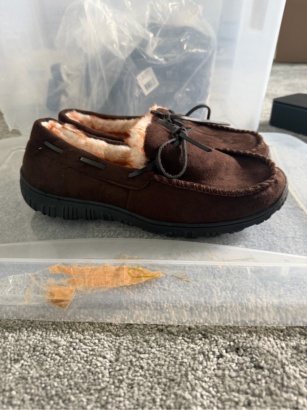Dearfoams Men’s Fur Lined Slip On Moccasin Slipper Shoes Brown Size 12 M US